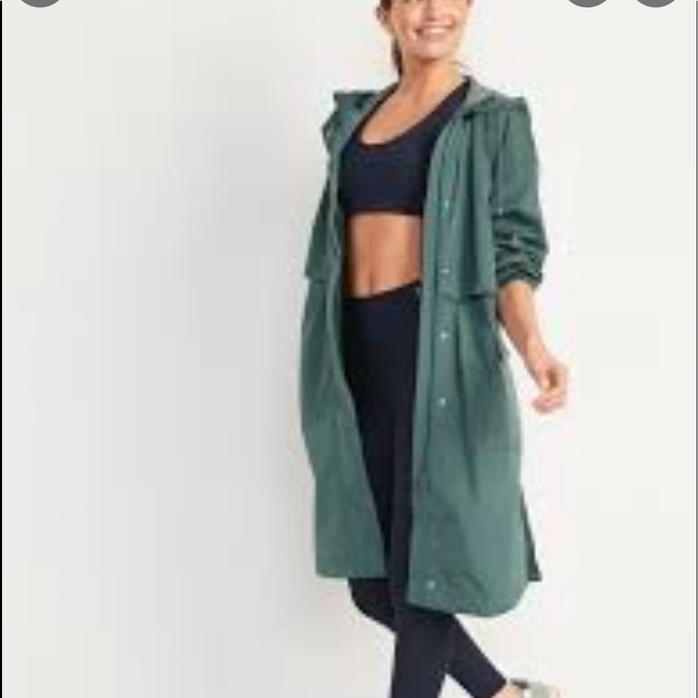 BNWT oversized water resistant jacket 🧥